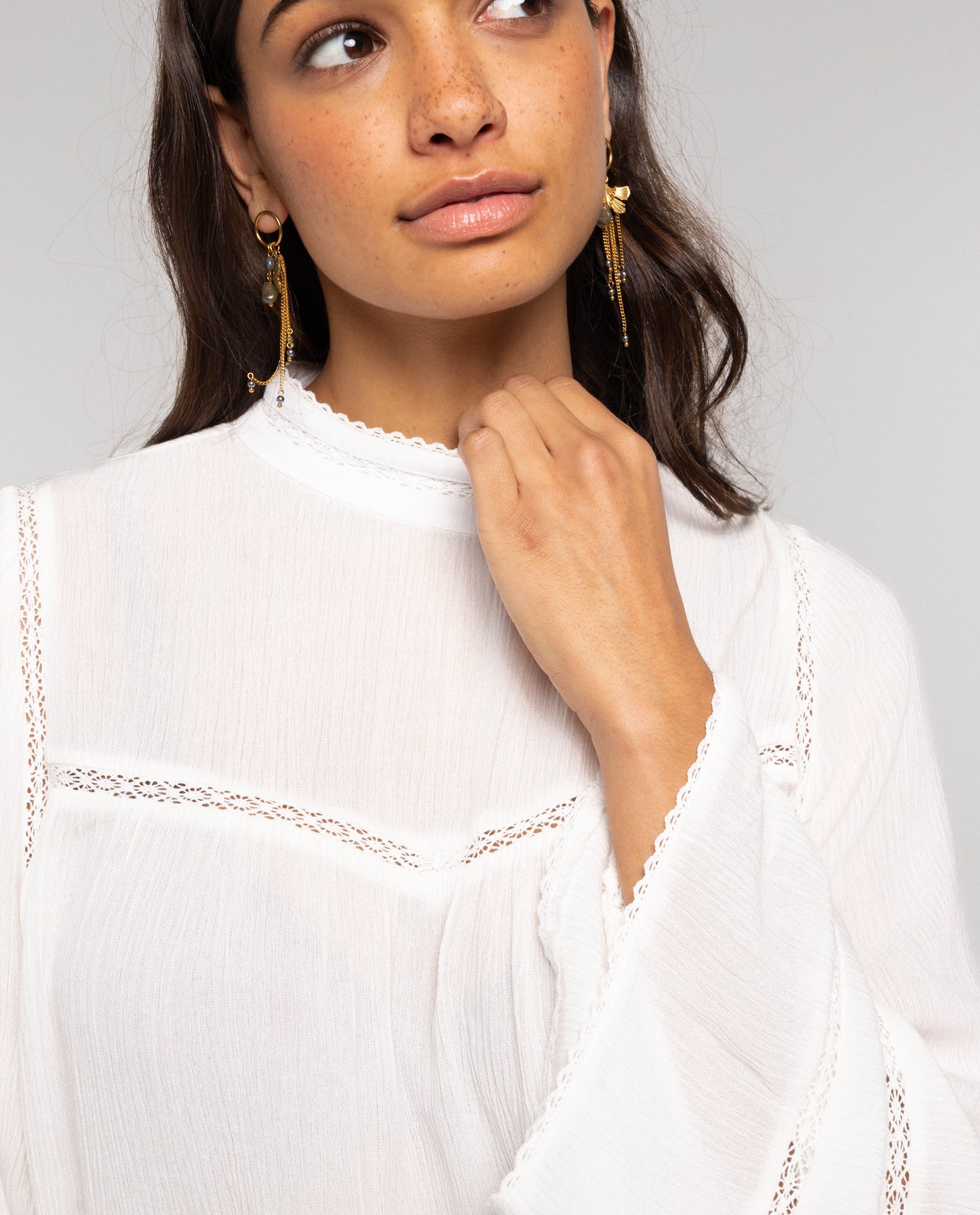 PENDIENTES WEEKDAY · DORADO