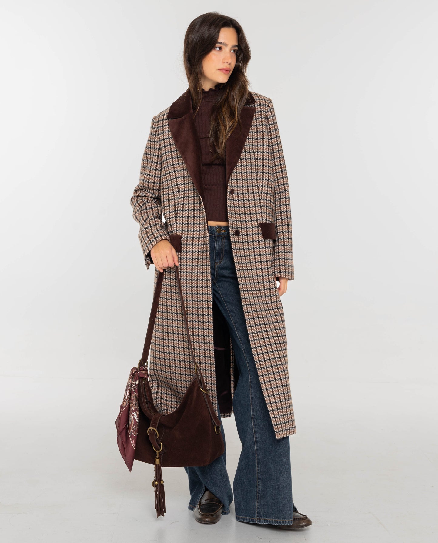 ABRIGO NEW IN TOWN · CUADROS