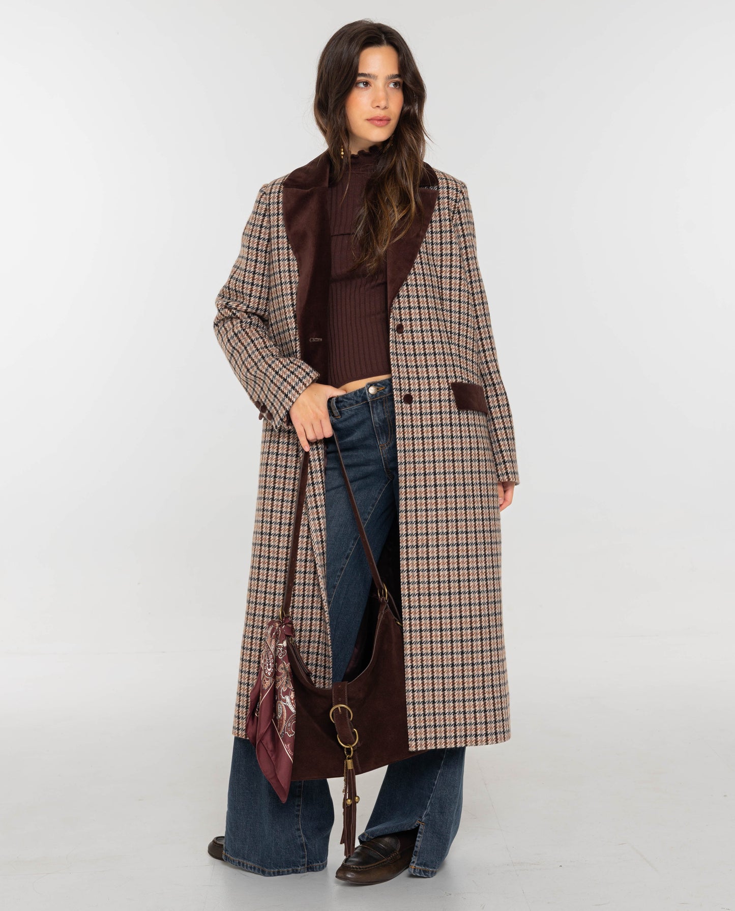 ABRIGO NEW IN TOWN · CUADROS