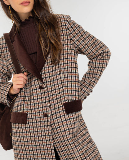 ABRIGO NEW IN TOWN · CUADROS