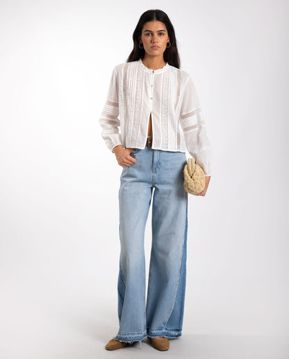 BLUSA CHASING MOMENTS · BLANCO