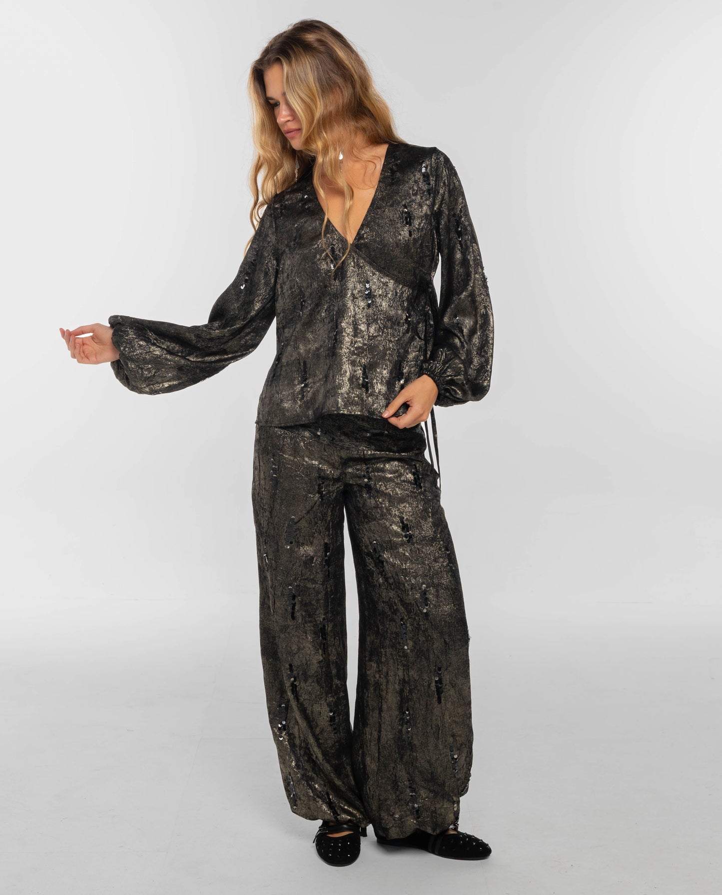 BLUSA UPPER GLOW · DORADO