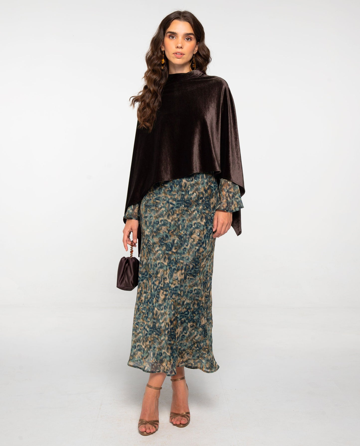 CAPA TERCIOPELO · ÉBANO