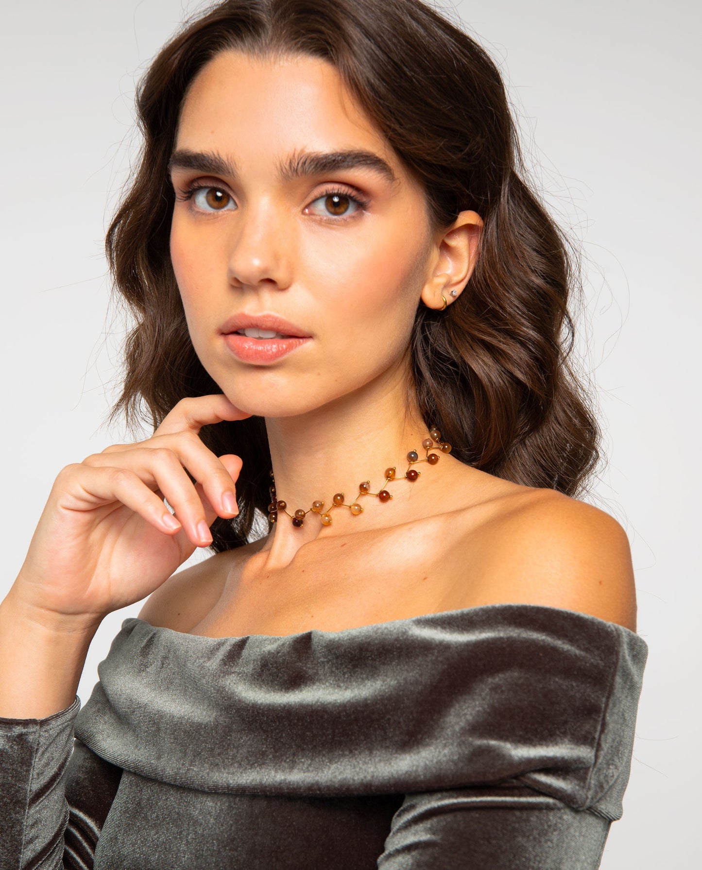 COLLAR ZIGY BROWN · ACERO BAÑO ORO