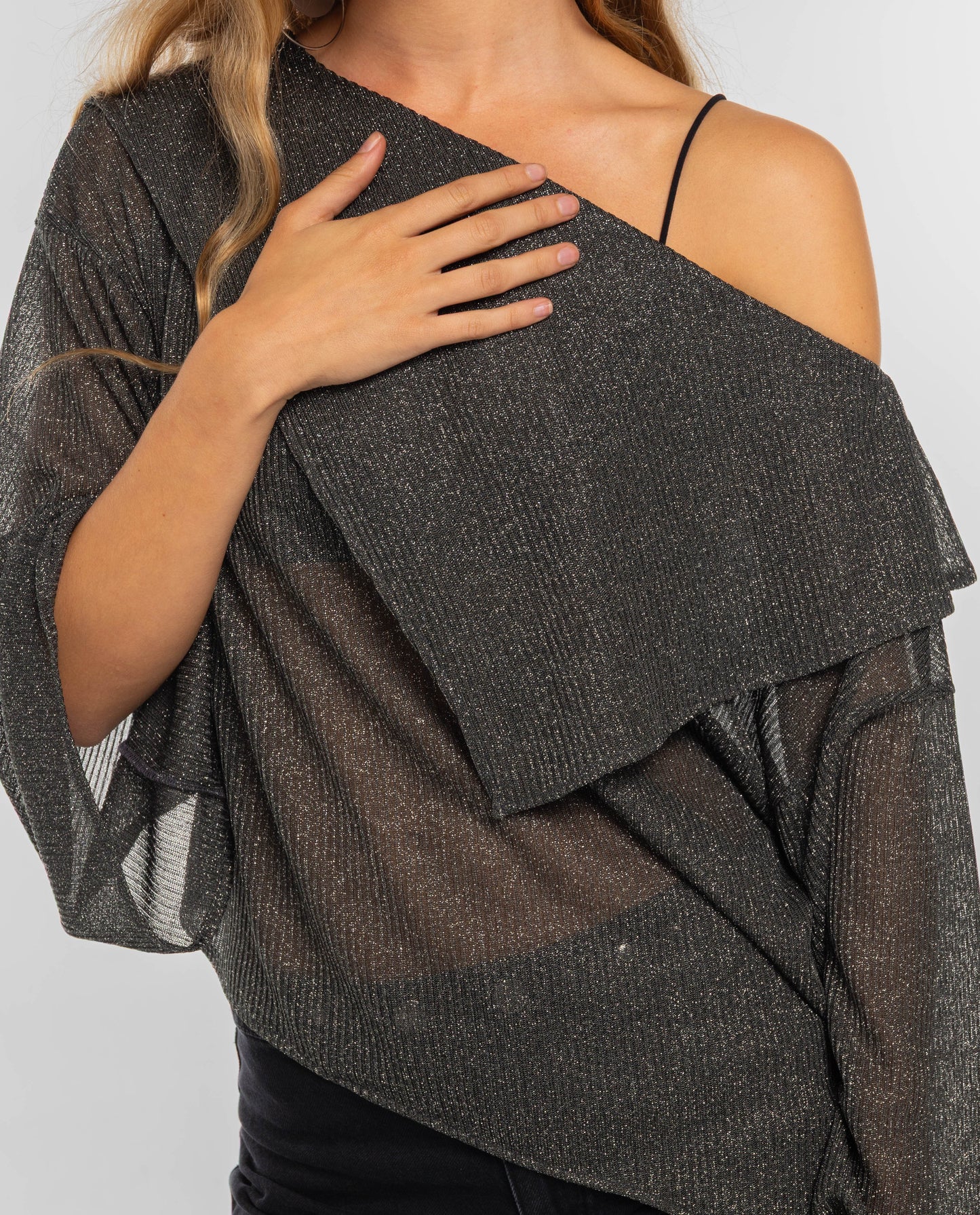 BLUSA CALL ME · GRIS