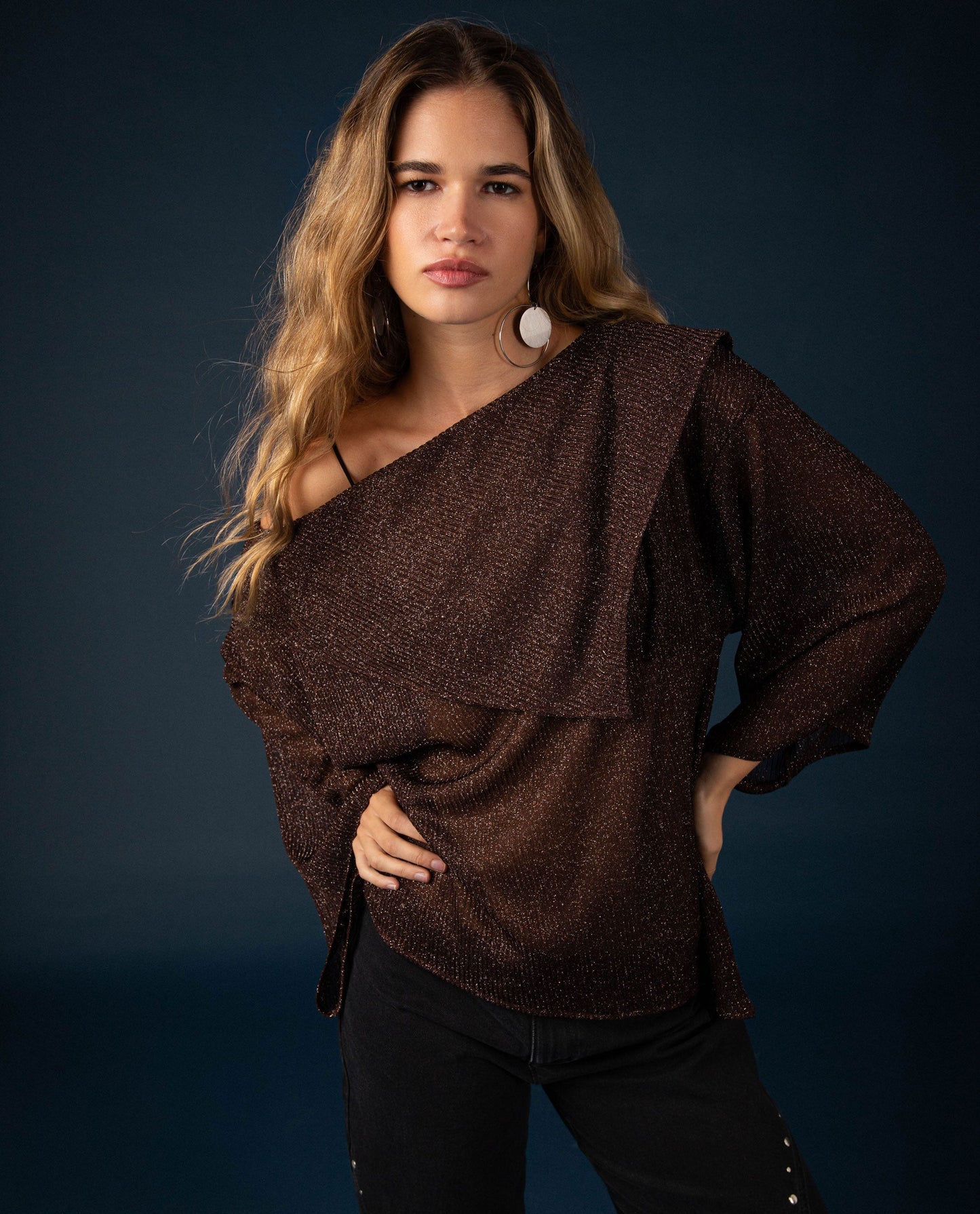 BLUSA CALL ME · MARRÓN