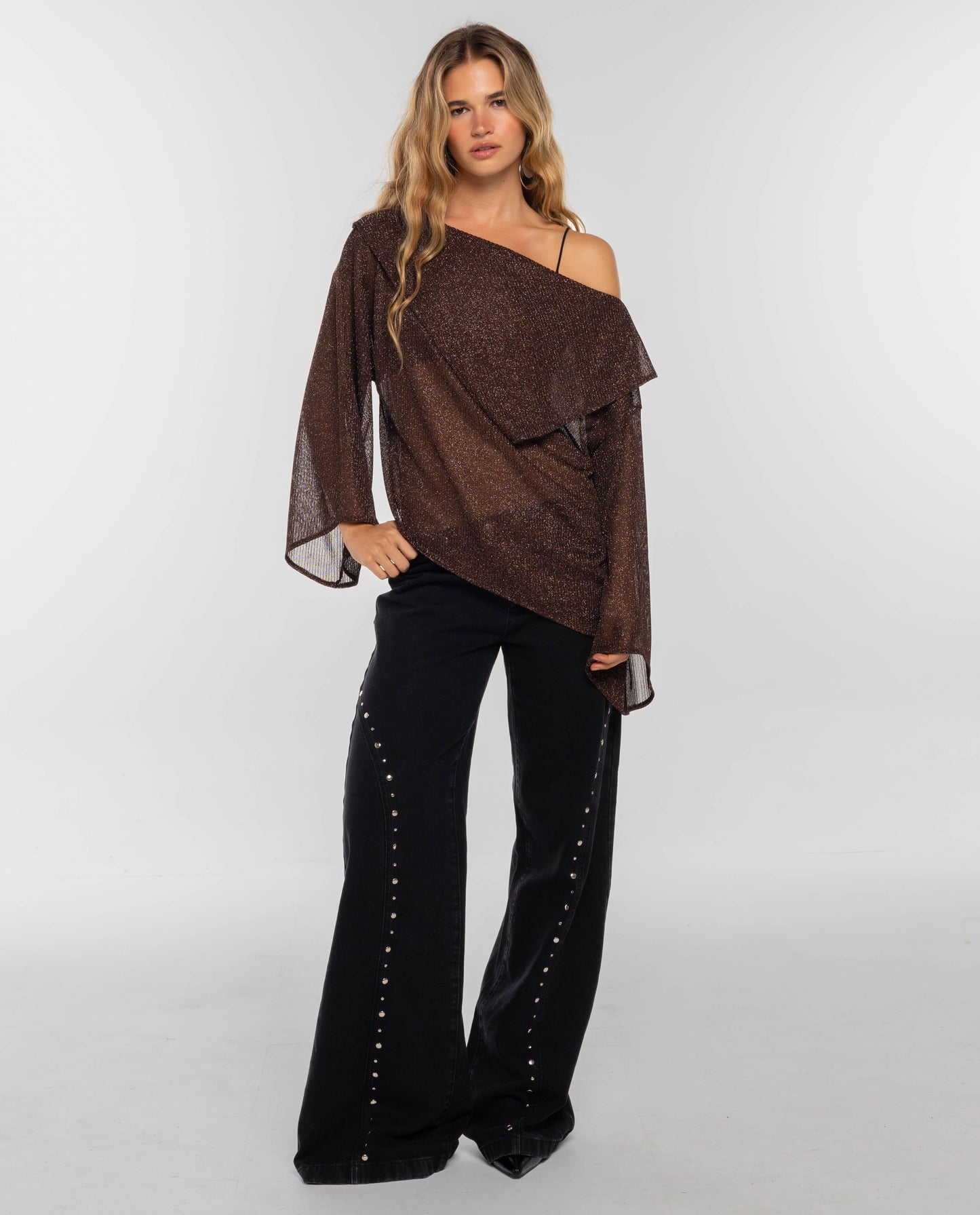 BLUSA CALL ME · MARRÓN