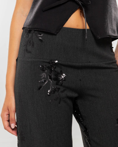 PANTALÓN STAY OVER · GRIS