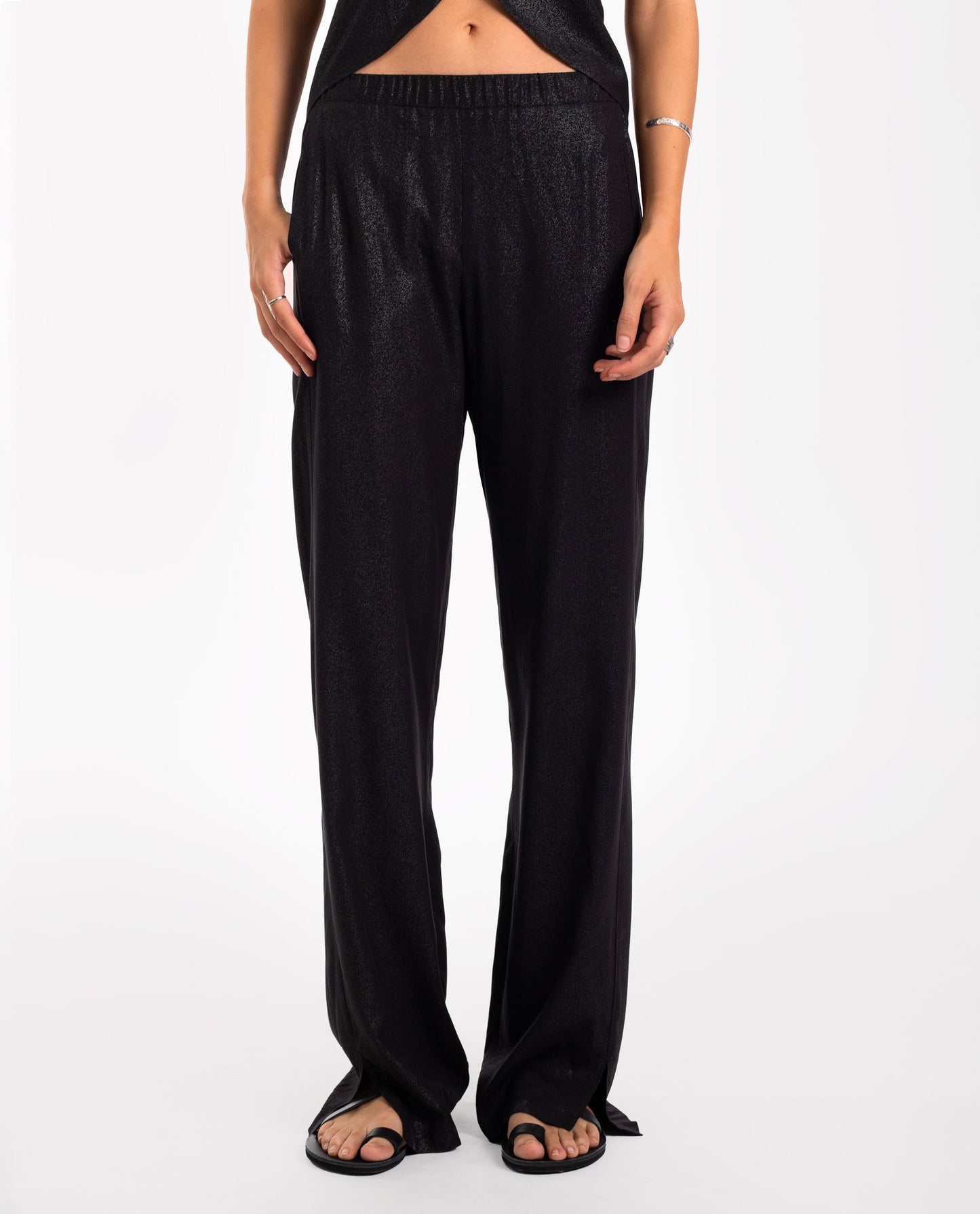 PANTALÓN SORRY I'M HERE · NEGRO