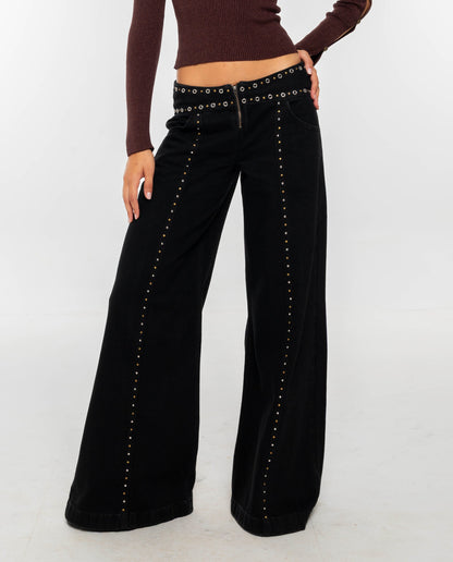 JEANS SECRETS OUT · NEGRO