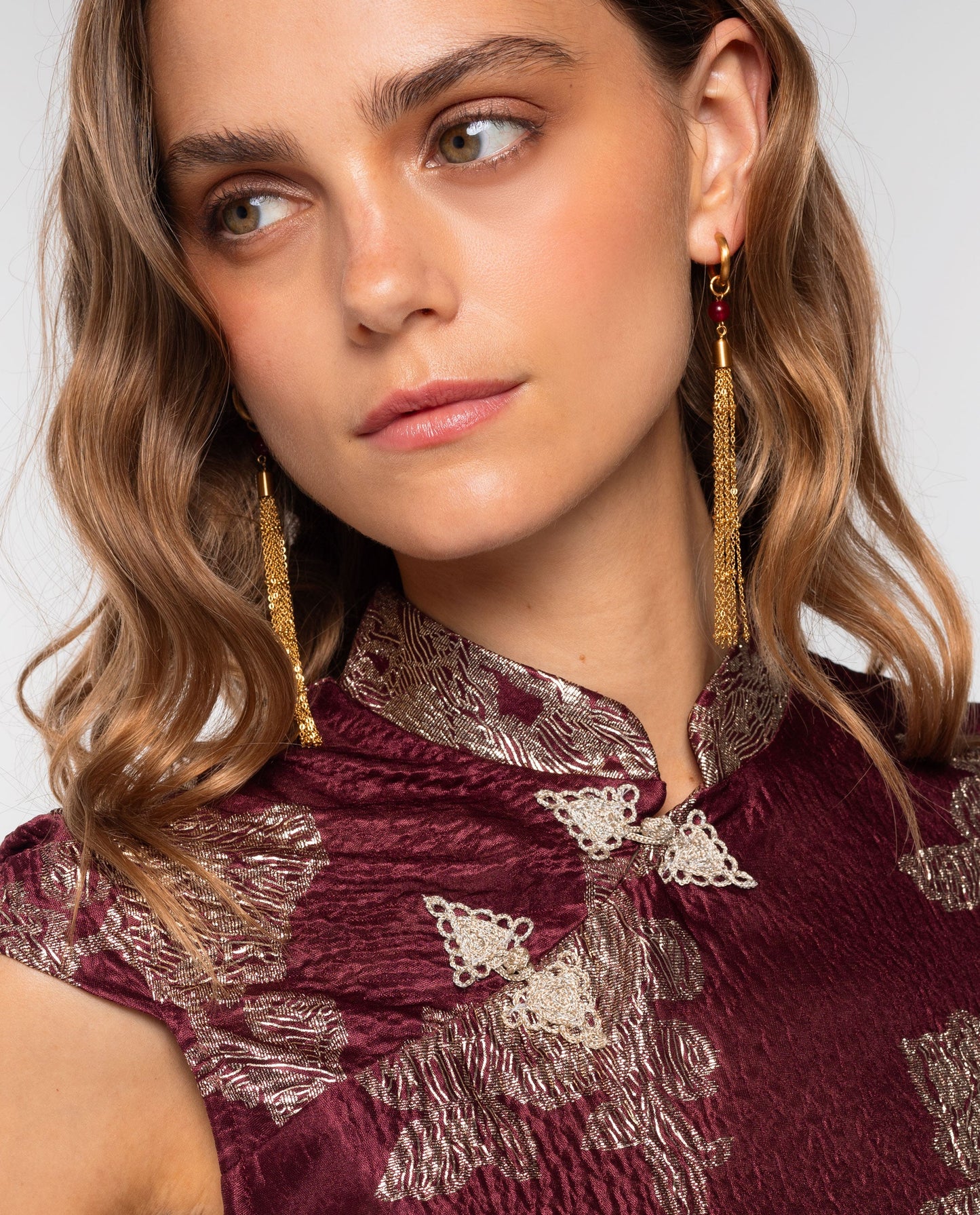 PENDIENTES CITY WHISPER · DORADO